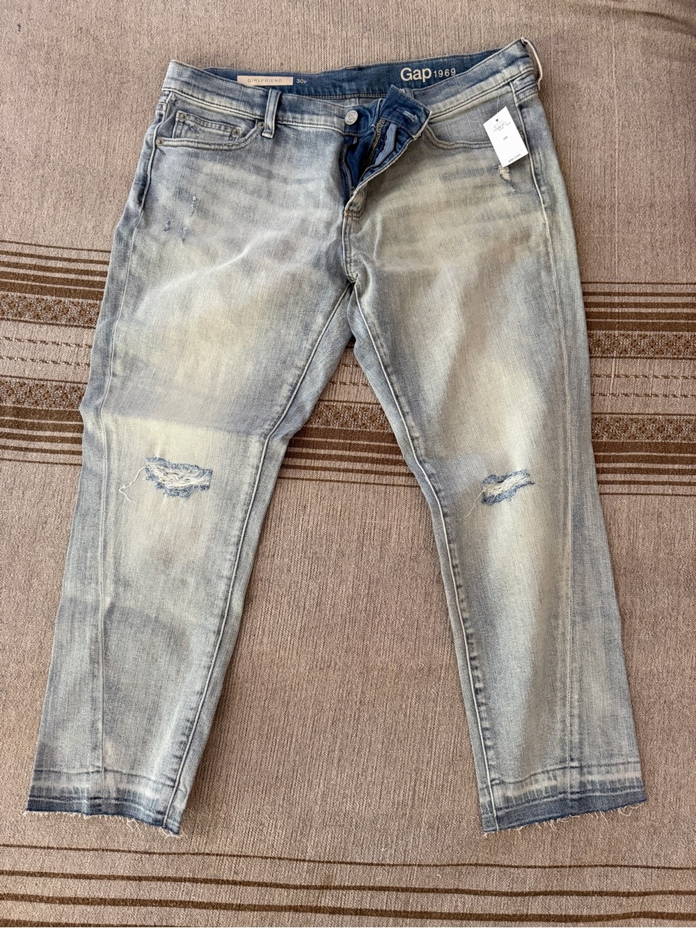 New with Tags - GAP Women's Boot Cut Girlfriend Blue Washed Jeans sz 30P